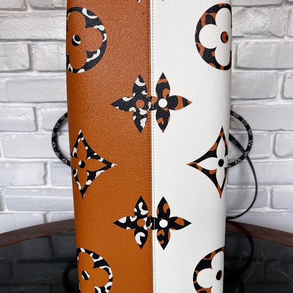 Louis Vuitton Monogram Giant Jungle Onthego GM - Picture 5 of 16